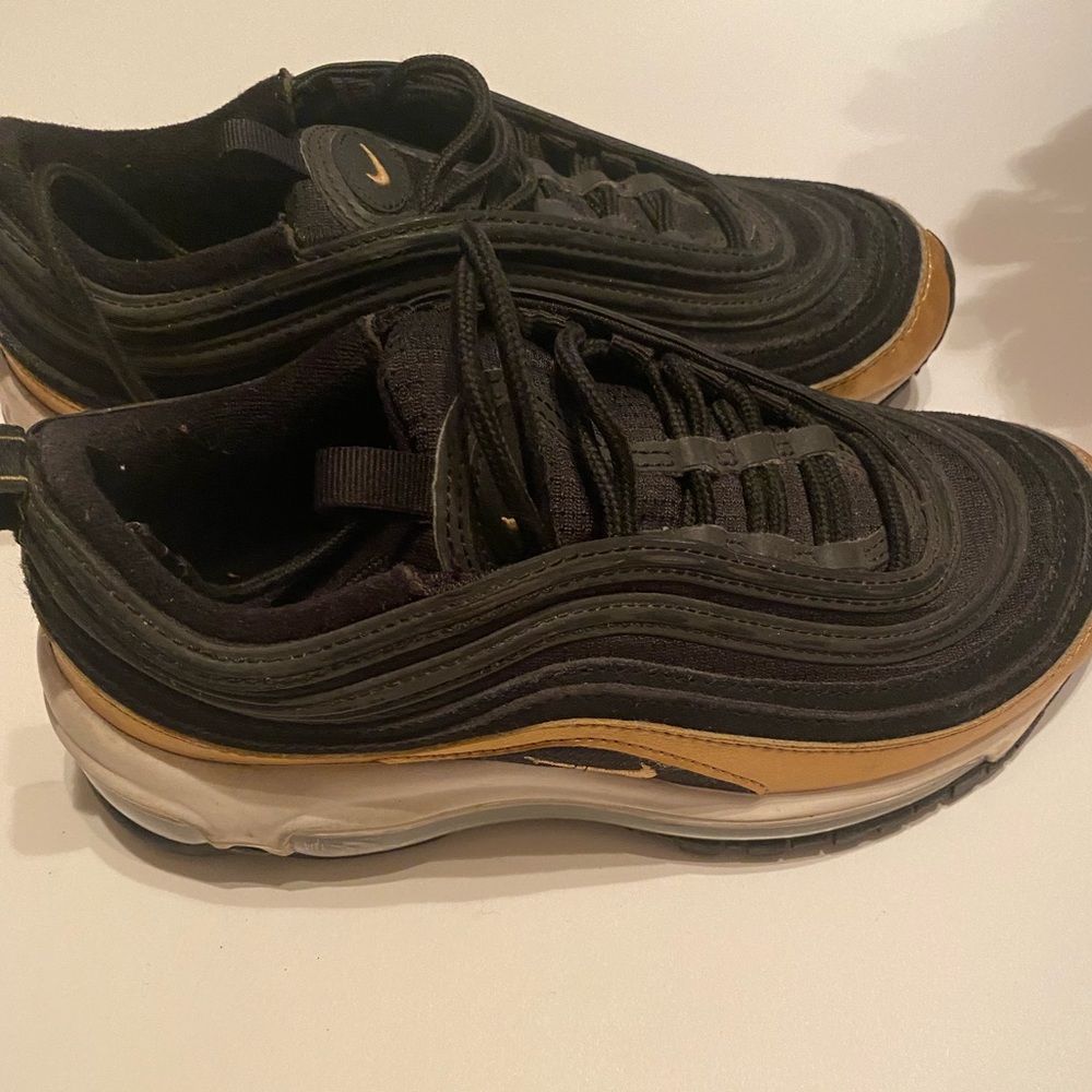 Size 4.5 boys shoes
